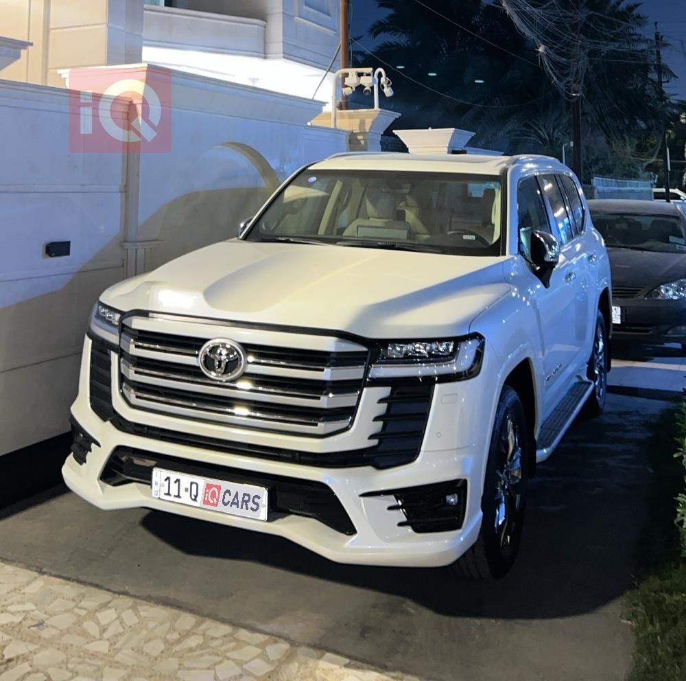 تۆیۆتا لاند کروزەر